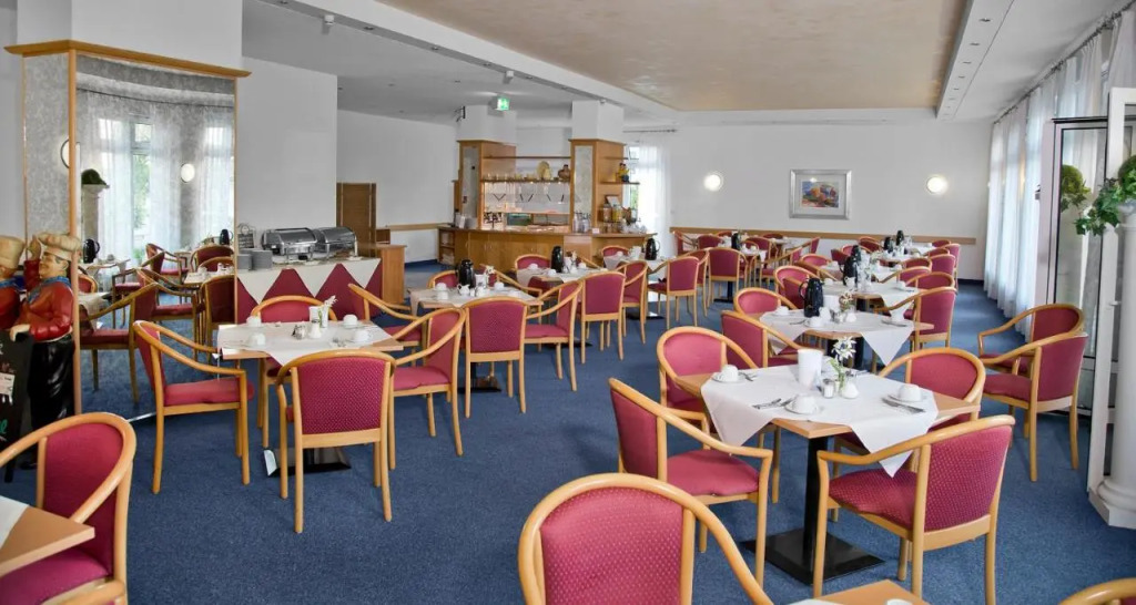 Fairway Hotel