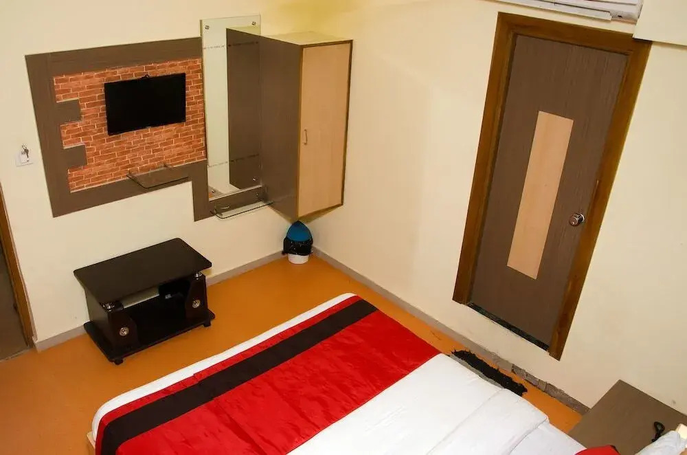 OYO Rooms Prahlad Nagar Garden 3