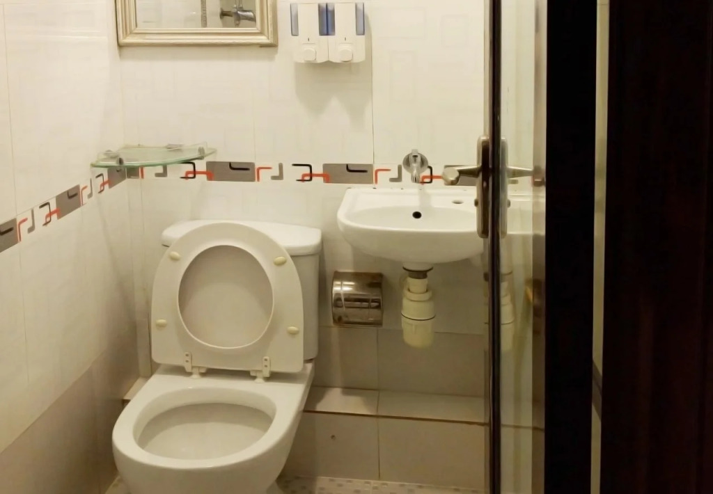 Germany Hostel Block D 24 HOUR RECEPTION 10TH FLOOR FLAT D8