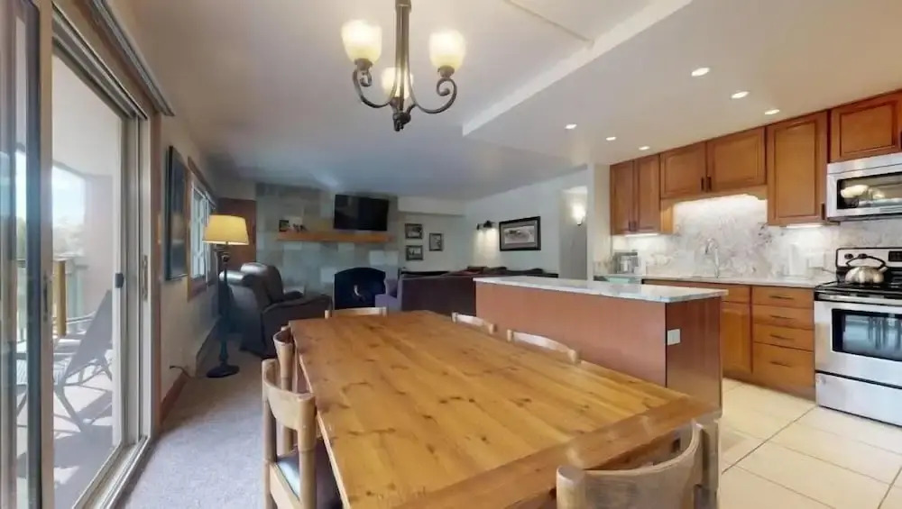 Lionshead Village 2 Bedroom - Walk to Eagle Bahn Gondola!