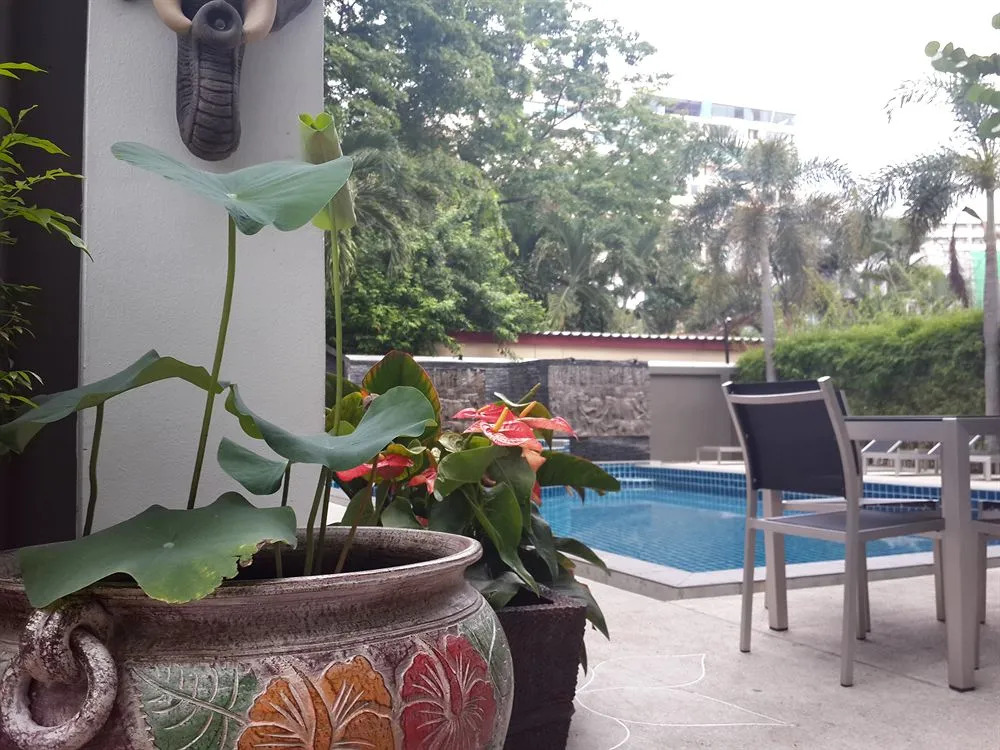 Yaka Hotel