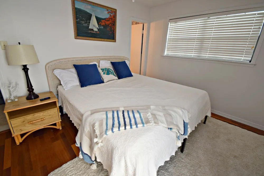 Lagoon Lanai 4 Bedroom Home