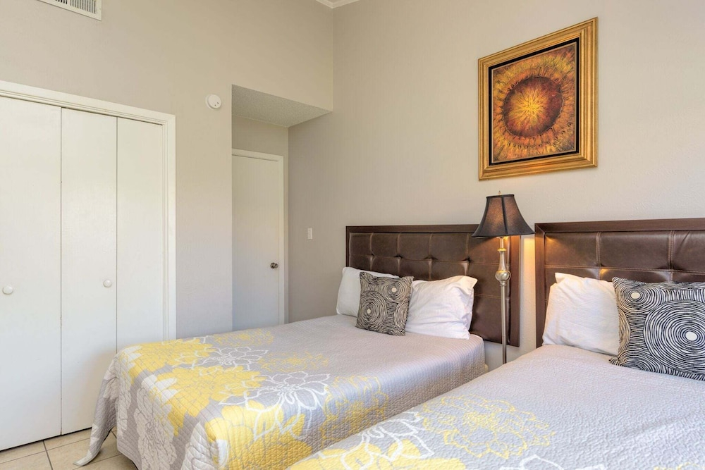Beachfront 3br Condo With Pools And Beach Access 3 Bedroom Condo
