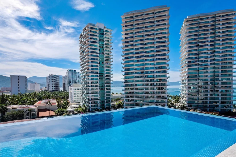 5th-floor Condo With Partial Ocean Views, Heated Pool, Sauna, Gym, Balcony, W/D