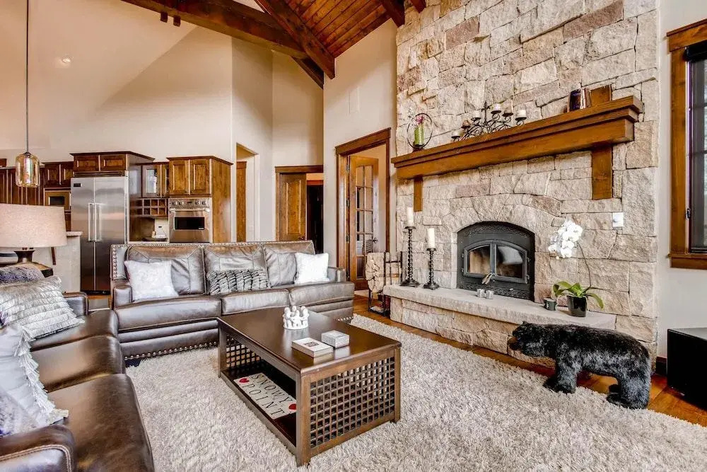 Snowy Point Chalet