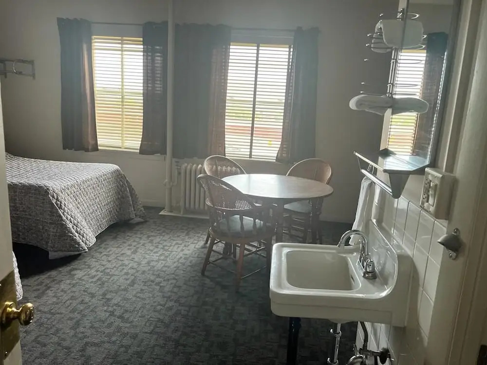 Canfield Hotel
