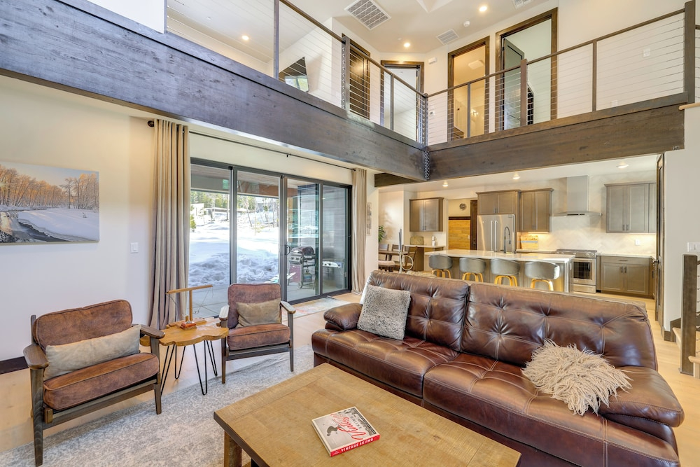 Luxe Soda Springs Retreat: Modern & Spacious!