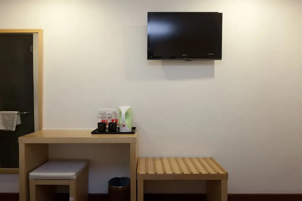 ZEN Rooms Opposite YMCA