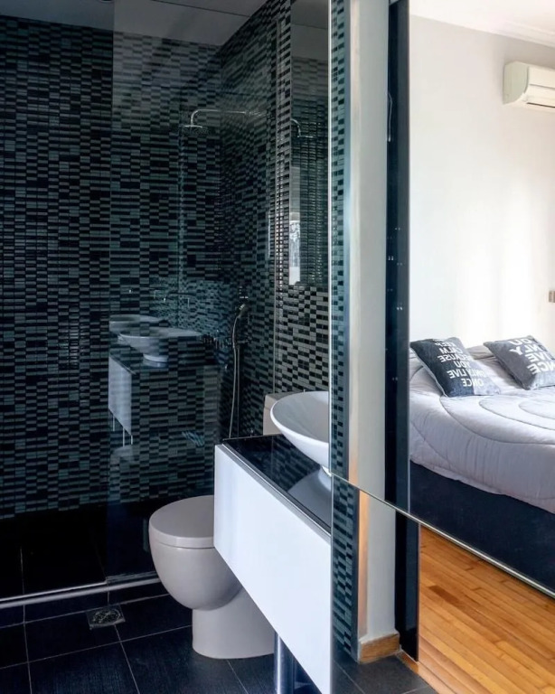 The Burton Luxury 1BR in Plaka, Athens