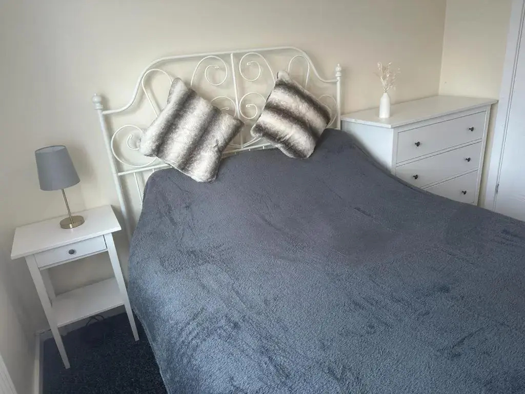 3 Bedroom House for Corporate Stays in Kettering