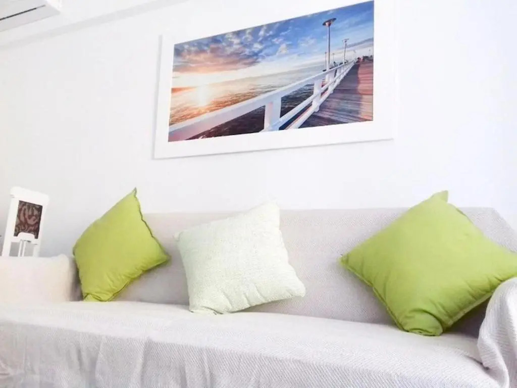 Lots of Sunlight 3 Bedroom Apartment With Balcony Air Conditioning Sys3yr