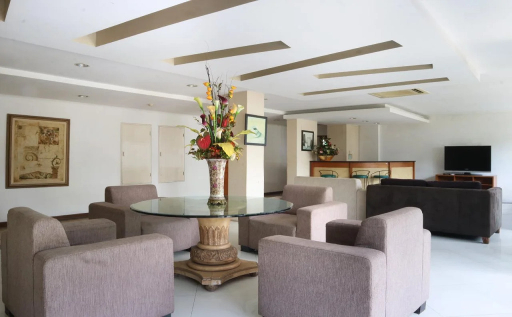 Shinju Apartment