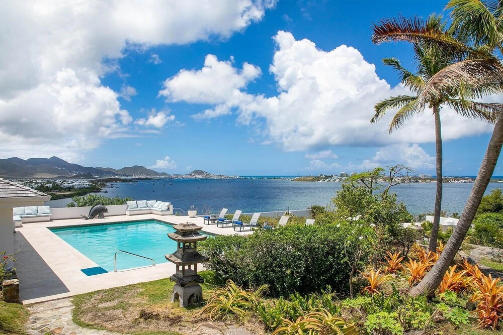 Ideal for Groups and Families, Path to Beach, Huge Pool, Exclusive Gated Community, AC, Wifi