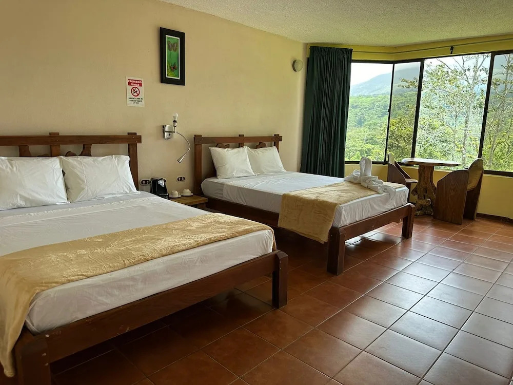 Arenal Roca Lodge