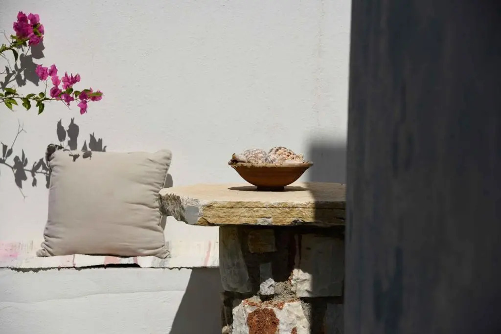 Flora & Agelos Studios - Paros