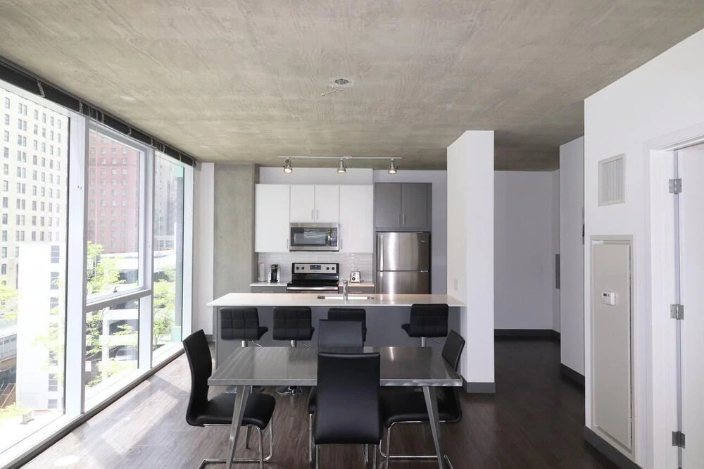 DCH 215 Lake