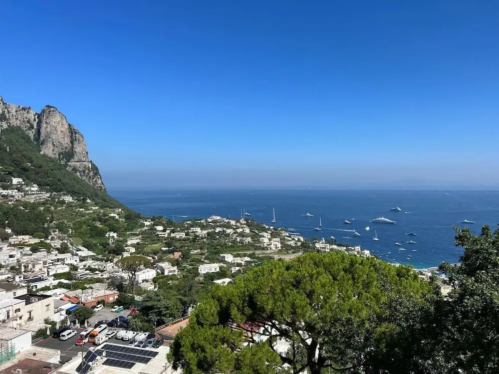 Heartbreaking sea view house in Capri - Italy