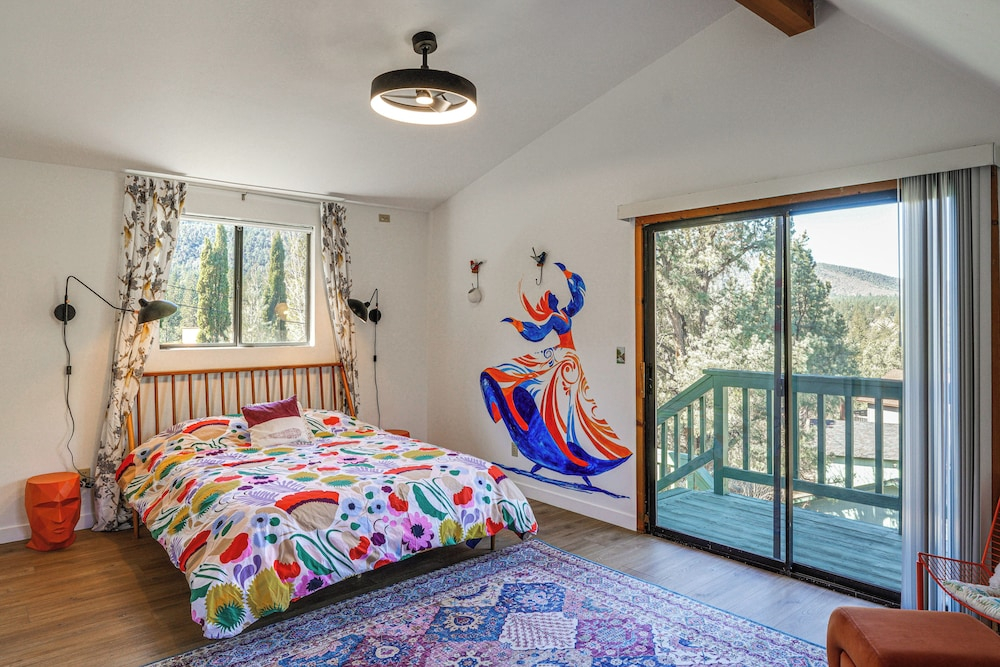 Mtn Views Near Hiking: Pine Mountain Club Getaway!