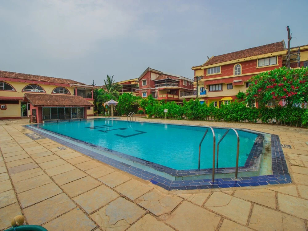OYO 14906 Home 1BHK With Pool Carmona Beach