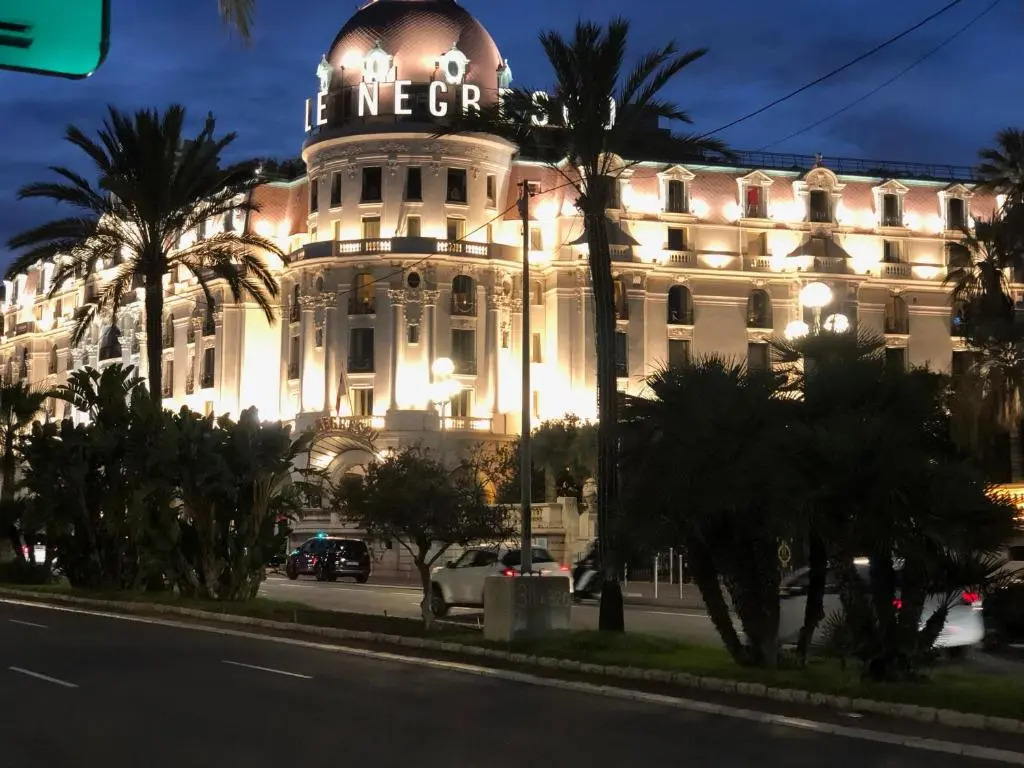Apt 2-3 pces dans le Carre d Or a 290 m des plages