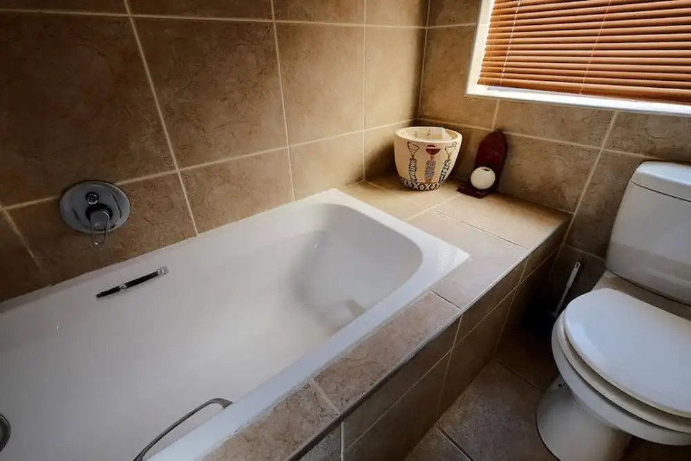 Charis to Theo - Relax in Style at This 3-bedroomed Langebaan Holiday House