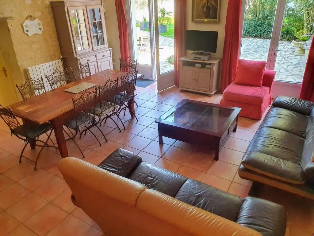 La Villa des Roses Gîte Chambres dhôtes Piscine chauffée