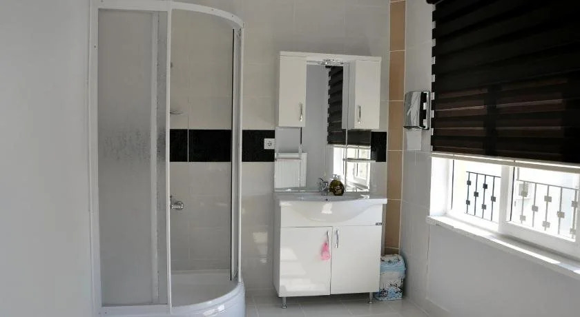 Adali Hostel Pansi̇yon