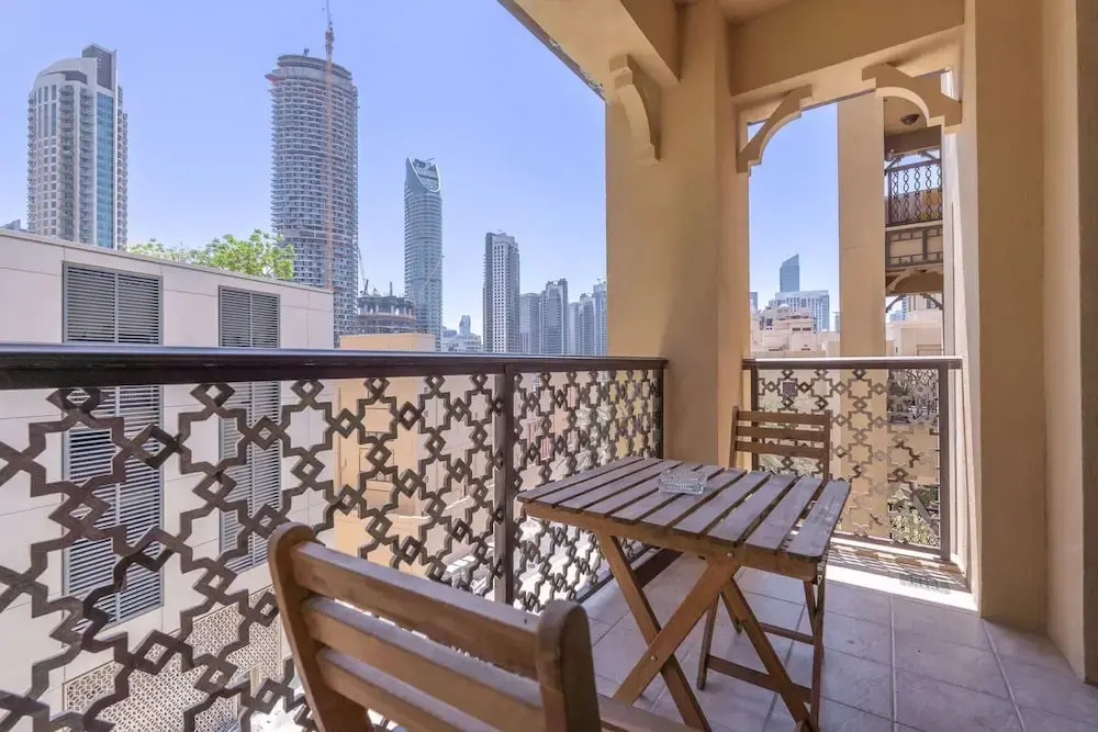 Magnificent 1 BR Apt Situated on a Prime Location
