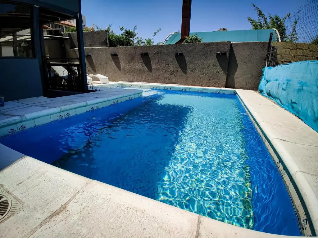 ViviSierras, Carlos Paz casa centro frente al lago, pileta climatizada, 4 dormitorios, 3 baños, quincho