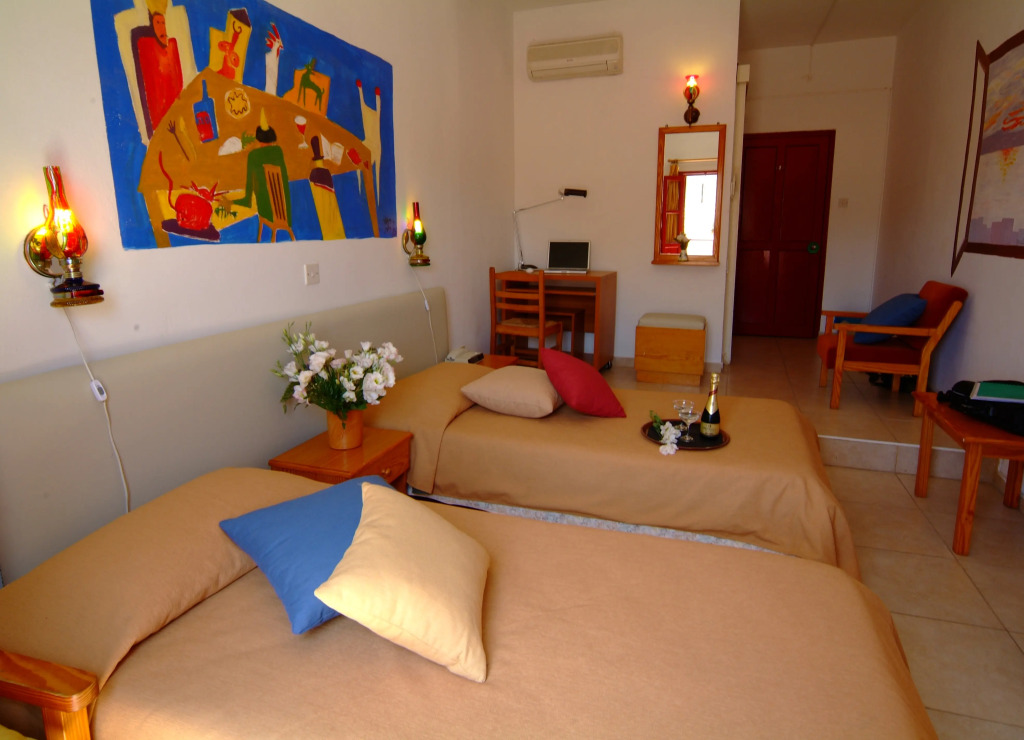 Kiniras Traditional Hotel & Restaurant