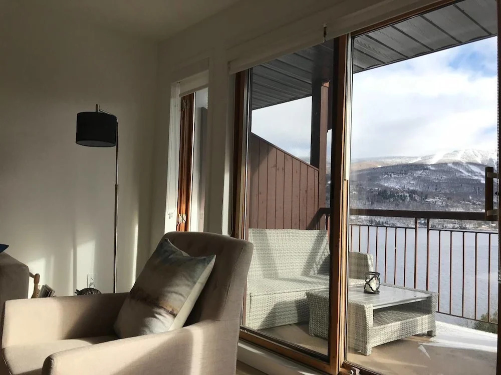 Huge 3 Bedroom Condo With a View