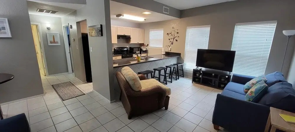 Great Value Sleeps 6 Less than block to Beach 1 Bedroom Home by RedAwning