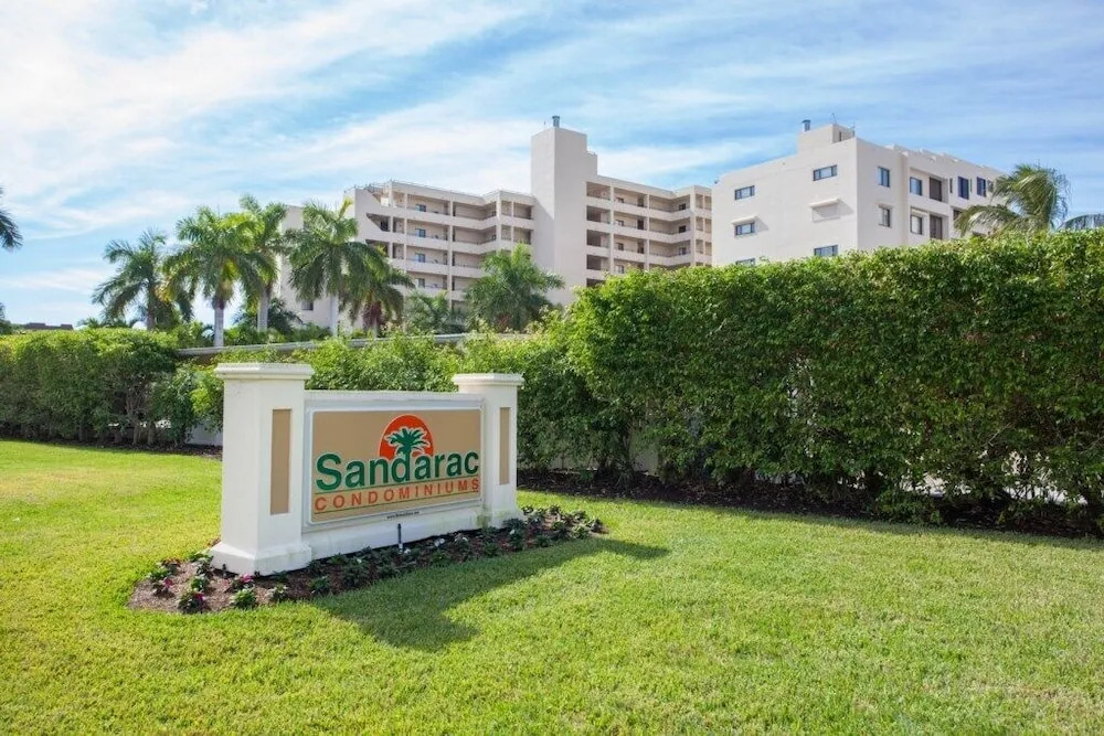 Estero Blvd Condo #259117 2 Bedrooms 2 Bathrooms Condo