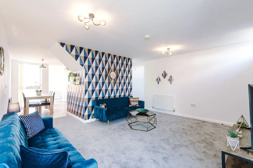 3 Bed House Manchester by MCR Dens