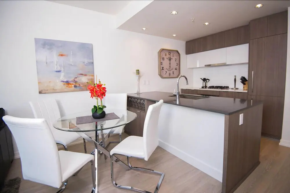 Executive Suites by Roseman - Riverfront