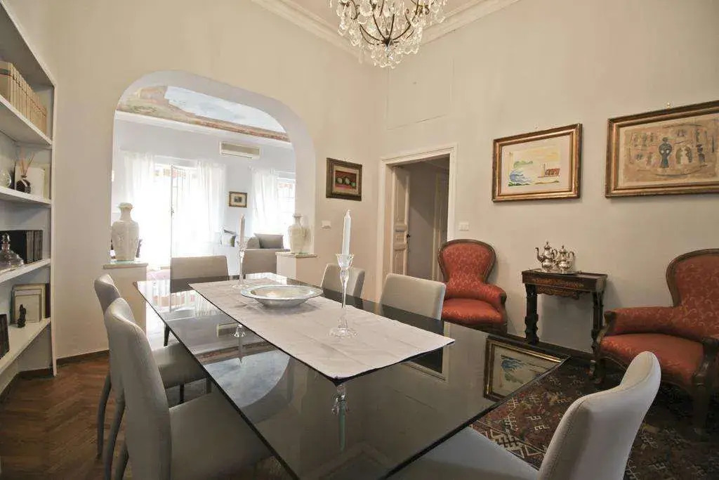 AT Roman Penthouse