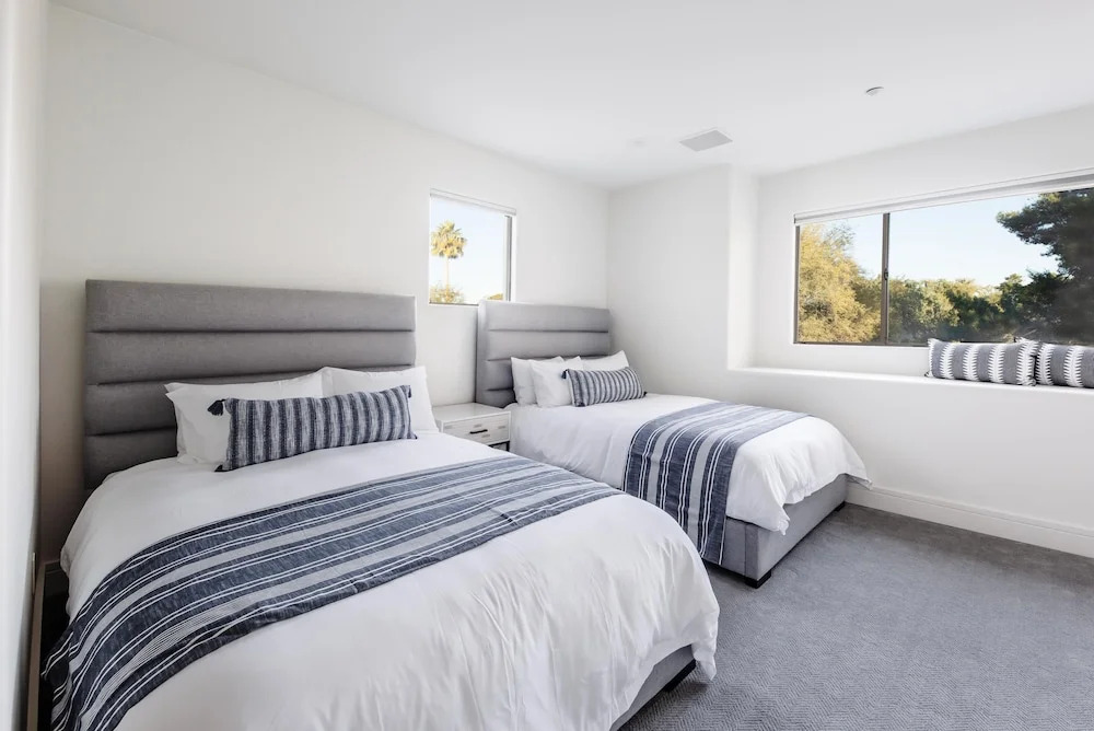 Luxury Dream House!! Sleeps 16 - On Golf Course