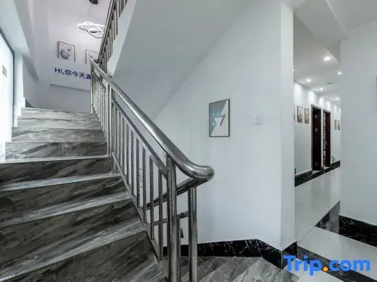 Sanya Houhai Surfing Designer Meisu (Haitangwan Wuzhizhou Island Pier Shop)