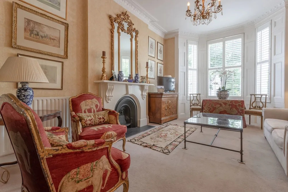 Elegant Apartment in Central Kensington