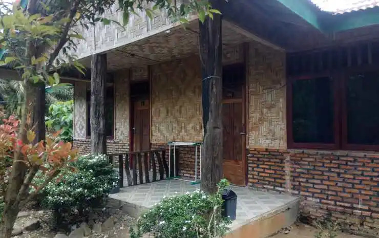 Tangkahan Inn