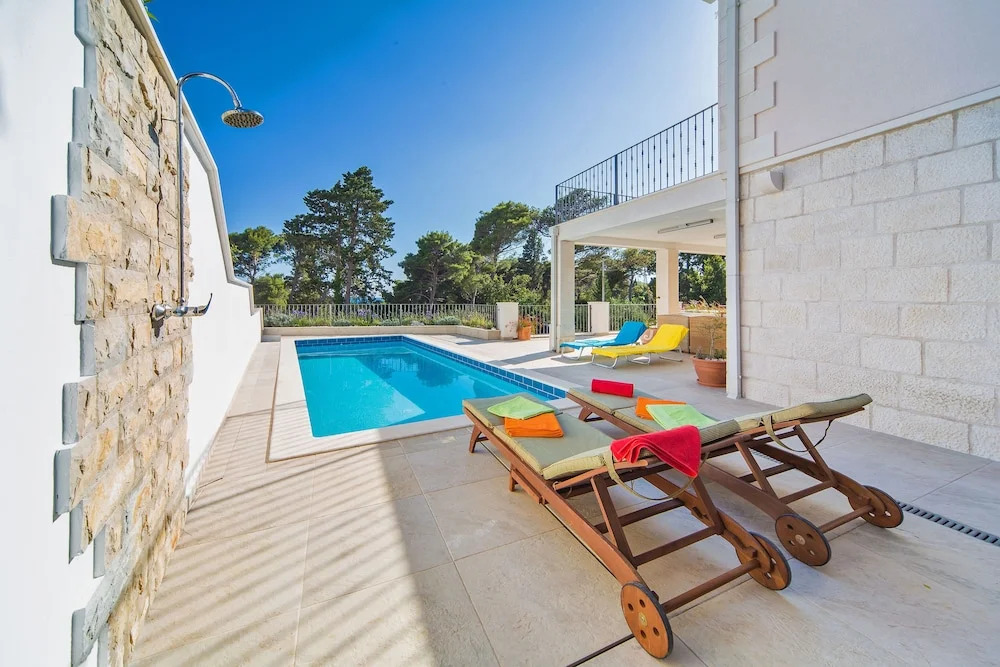 Villa Mlini