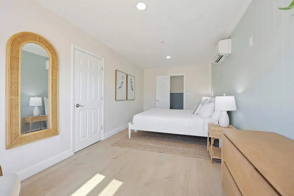 Welcome to The Drift Your Laid-back Beach Escape in Cocoa Beach! 2/2