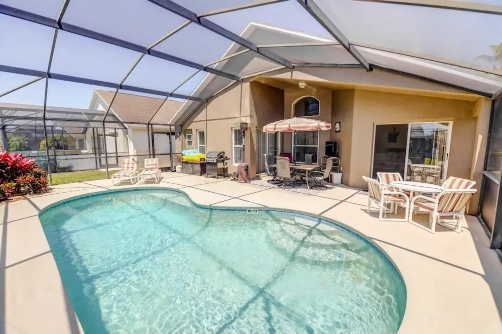 Perfect Family South Facing Pool Sun All Day! 4 Bedroom Home