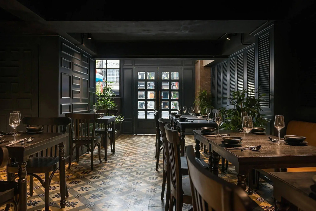 Hanoi E Central Luxury Hotel