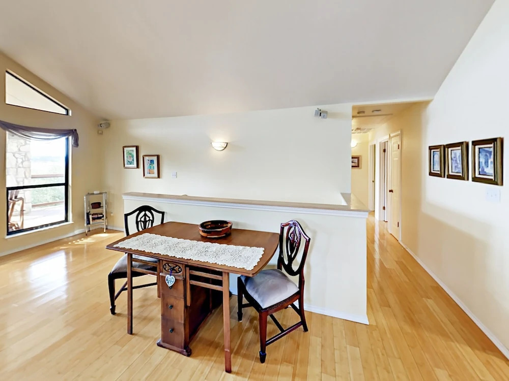 Howdy - 3 Br Home