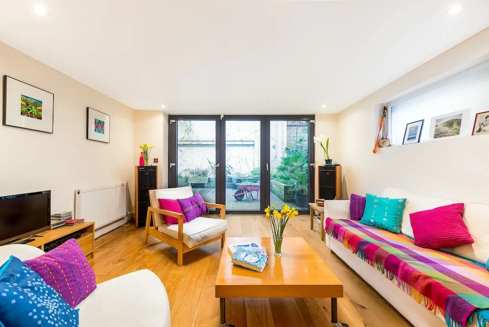 Charming Hackney Apartment with Garden