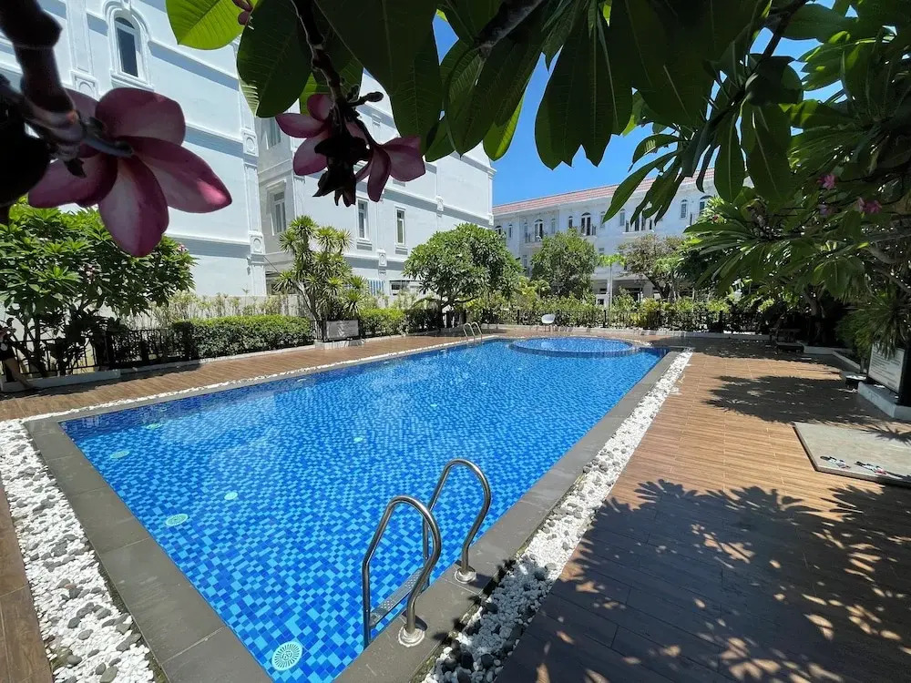 Aroma Luxury Villa