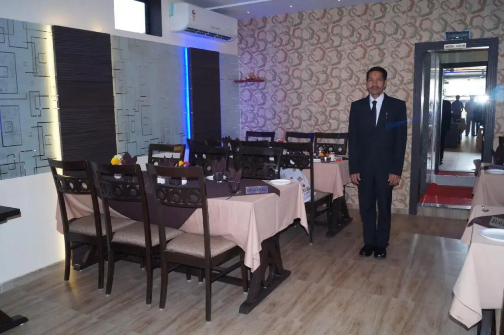 Shree Akshar Restaurant and Hotel