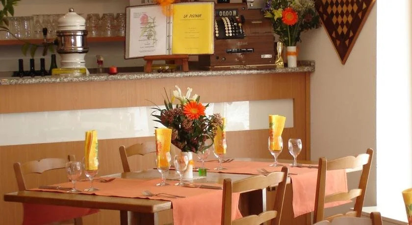 MOUNTAIN HOTEL Osteria di MONTAGNA La Peonia Monte Generoso