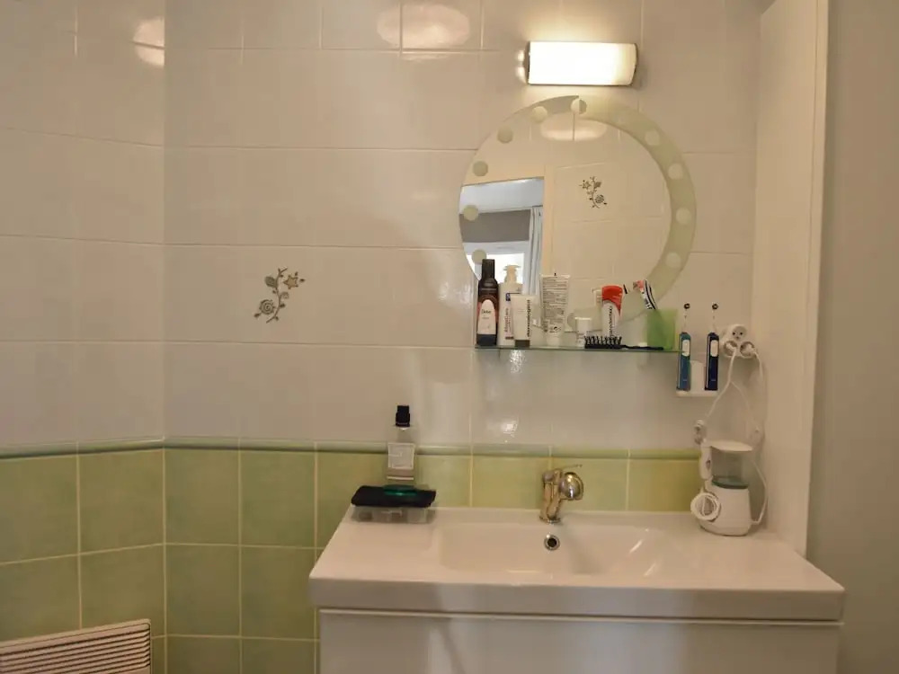Air-conditioned villa with heated pool, guesthouse and stunning views